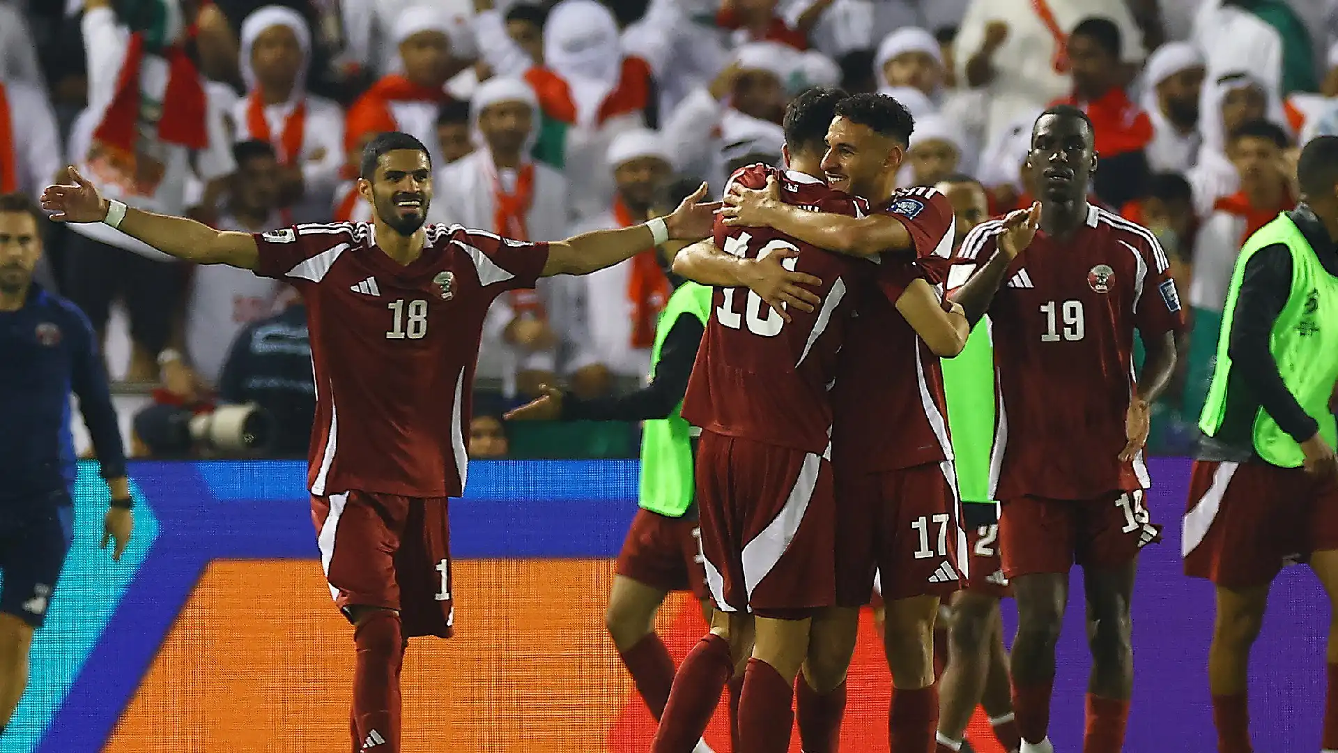 قطر تتأهل إلى نهائيات كأس العالم بعد فوزها على الإمارات بثنائية